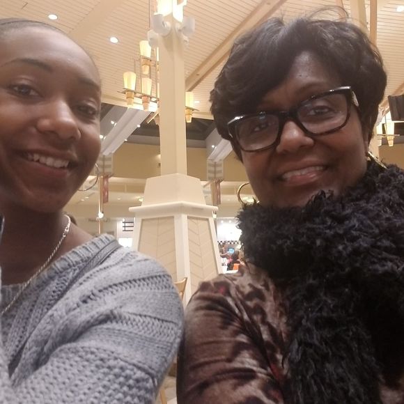 Meet your Posher, Darlene - Picture 1 of 1